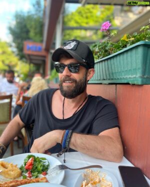 Fırat Topkorur Instagram - Ne demiş Halikarnas Balıkçısı "Başkasının çizdiği çizgiden gitmek, özgürlüğüme dokunuyor."