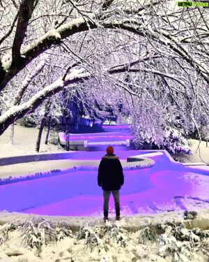 Fırat Topkorur Instagram - 💜❄️☃️Yeterince üşüdük, ıslandık ve eğlendik. Artık yaz gelebilir mi ☀️🏖 📸 : @civilking
