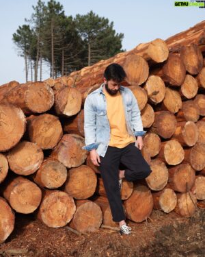 Fırat Topkorur Instagram - Uçmayı düşünüyordum sonra dedim ki "saçmalama Fırat, hipopotamlar uçamaz" 🚀 🦛
📸 @nihatkayin
