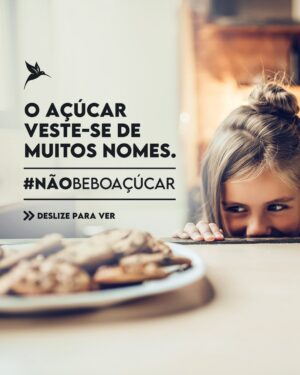 Flavio Passos Instagram - Será que você realmente sabe se está consumindo açúcar?

Muitas pessoas levam açúcar pra casa sem saber. Está no achocolatado das crianças, no iogurte adoçado, no suco de caixinha, no suco natural orgânico e, também, no açaí congelado que se diz saudável.

40% de todo o açúcar que as pessoas consomem vêm de bebidas.

Se você costuma ler os rótulos das embalagens, já deve ter visto alguns dos ingredientes abaixo. Selecionamos uma lista com os 19 nomes mais comuns de substâncias que funcionam como açúcar dentro do seu metabolismo.

Açúcar: branco, cristal, demerara, mascavo, orgânico, biodinâmico, refinado, invertido... Todos muito semelhantes em efeito no organismo.

Da mesma forma:

Açúcar de coco, de maçã ou de beterraba
Suco de maçã concentrado
Caramelo
Dextrose
Frutose
Glicose
Maltitol (efeito 90% semelhante ao do açúcar)
Maltodextrina
Maltose
Melaço
Sacarose
Xarope de guaraná, de glicose, de milho.

Compartilhe essa lista com seus amigos e familiares. Ajude a levar essa informação para cada vez mais pessoas.

E aproveite para participar do Desafio Puravida #NãoBeboAçúcar.

Comece eliminando essas bebidas no período da manhã, até às 12h. Quando se sentir confortável, elimine também as bebidas doces da tarde, até às 18h. Enfim, inclua no seu desafio o período noturno, até completar 24h sem beber açúcar.

Crie um Reels no Instagram contando sobre como está sendo seu desafio. Conte sobre as substituições que você fez, como você se sentiu, quais os benefícios, o que mudou na sua rotina e na sua qualidade de vida.

Marque @puravida.com.br na sua publicação e use a hashtag #naobeboacucar

Acesse naobeboacucar.com.br para se inscrever, baixe o eBook gratuito e receba todas as informações necessárias.

Participe conosco!! 💚