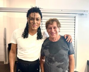 Flávio Venturini Instagram - No show do querido amigo @rodrigoteaser nosso melhor intérprete do grande @michaeljackson