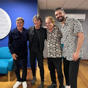 Flávio Venturini Instagram - Uma noite com gente fina, elegante e sincera.🎼

@miltonguedes  @betoguedes.oficial  @davidcoelhomusica .