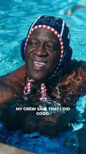 Flavor Flav Instagram - They got game … and now #HeGotGame. 💪

@flavorflavofficial capped up with the @womenswp_usa Team ahead of tonight’s game with Hungary! 🤽‍♀️

Catch #WaterPolo’s newest hype man on tonight’s LIVE broadcast via @espn_u at 9pm et/6pm pt. 

🎥 @suzimellano 

#fyp #olympics #teamusa #Paris2024 #hypeman #viral #reels