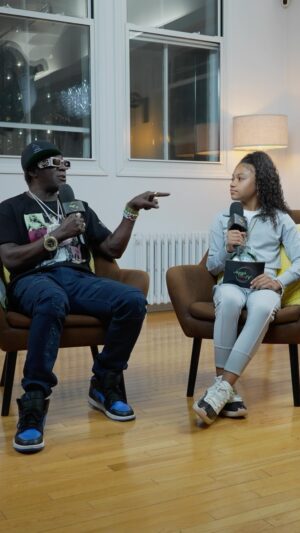 Flavor Flav Instagram - @flavorflavofficial talks 🗣️ about regrets with drug use & the importance of being a leader and not a follower 💪🏽🏆 Full interview link in bio 🎥
.
.
.
.
.
.
.
.
#flavorflav #interview #reporter #jazzysworldtv #blackgirlmagic #girlsrock #conversation #drugs #druguse #mentor #motivation #sobriety #leader #motivation #mentalhealth #drugaddiction #druguse #kids #brooklyn #nyc #rap #oldschool #rapper