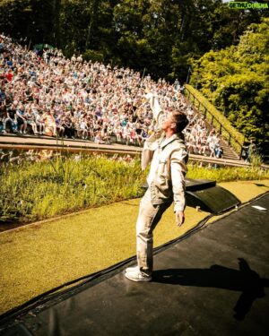 Flemming Viguurs Instagram - 𝗖𝗔𝗣𝗥𝗘𝗥𝗔! ☀️ Genoten van 2 shows in dit prachtige openluchttheater afgelopen zaterdag. Thanks voor de heerlijke energie! ❤️