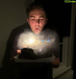 Flemming Viguurs Instagram - IK BEN JARIG! 28🎂 #NoClubOf27