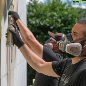 Flemming Viguurs Instagram - “Paracetamollen” - Een buitengewone samenwerking @flemming x @studiogiftig voor het project ‘Music & Murals’. Geïnspireerd op “Paracetamollen” creërde Studio Giftig deze muurschildering hartje Den Bosch.

Aanstaande vrijdag onthullen we alle details in een speciale reel. Mis het niet! 🎬

Muziek: @flemming
Art: @studiogiftig

Speciale dank aan:
Organisatie: @zinindenbosch @kingsofcolors
Modellen: @thisiswils @klaartjevdh
Verf: @veveonl @woodfield1974
Hoogwerker: @peinemann.nl
Gevel: Van Deursen Group
Foto’s: @evido.creative @bennienhuis

#flemming #studiogiftig #musicandmurals #denbosch #streetart #paracetamollen