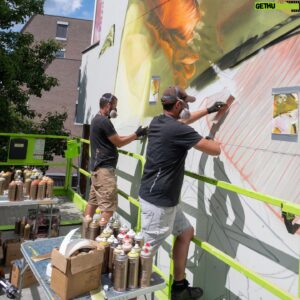 Flemming Viguurs Instagram - “Paracetamollen” - Een buitengewone samenwerking @flemming x @studiogiftig voor het project ‘Music & Murals’. Geïnspireerd op “Paracetamollen” creërde Studio Giftig deze muurschildering hartje Den Bosch.

Aanstaande vrijdag onthullen we alle details in een speciale reel. Mis het niet! 🎬

Muziek: @flemming
Art: @studiogiftig

Speciale dank aan:
Organisatie: @zinindenbosch @kingsofcolors
Modellen: @thisiswils @klaartjevdh
Verf: @veveonl @woodfield1974
Hoogwerker: @peinemann.nl
Gevel: Van Deursen Group
Foto’s: @evido.creative @bennienhuis

#flemming #studiogiftig #musicandmurals #denbosch #streetart #paracetamollen