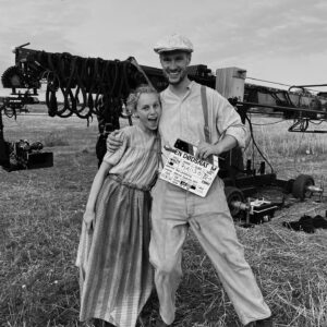 Flora Ofelia Hofmann Lindahl Instagram - 13 år i skolesystemet, en masse fravær, lidt advarsler hist og her (🥹) fem spillefilm og en serie, mm. …det er mig en gåde, hvordan det her lykkedes. Nu har jeg uendelig sommerferie🤭