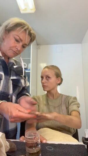 Flora Ofelia Hofmann Lindahl Instagram - Du som er i himlen - transition