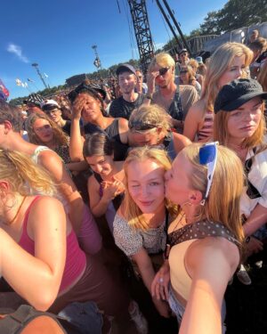 Flora Ofelia Hofmann Lindahl Instagram - 2022 - Sikke et år!💥