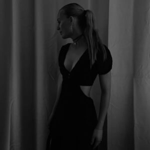 Flora Ofelia Hofmann Lindahl Instagram - 💅🐬✨🌻✨✨💖🐬🪐