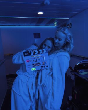 Flora Ofelia Hofmann Lindahl Instagram - It’s a wrap! | BIRTHDAY GIRL - Tak for 5 vidunderlige uger i Estland🎬