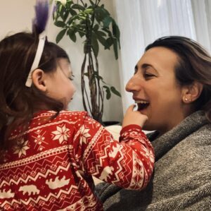 Florence K Instagram - De la musique tout en français pour accompagner les doux moments des fêtes ?… C’est ce que je vous propose à mon émission “C’est Formidable!” cette semaine…grâce aux chansons de Noël de Amay Laoni, Emilie-Claire Barlow, La chorale de Y’a du Monde à Messe, Jérôme Couture, Marie-Élaine Thibert, Céleste Lévis, Damien Robitaille, Elliot Maginot, Mélissa Bédard, Georgette & La Carotte Polaire, Mélissa Ouimet, Julie Lefèbvre, Laurence Nerbonne, Kingdom Street et…Glass Tiger avec Roch Voisine! 

Samedi à 9h et dimanche à 15h à CBC Music 
 samedi à 22h et mercredi à 23h à CBC Radio

Looking for some music all in French oto accompany sweet holiday moments?  Tune in to my show “C’est Formidable” this week. You’ll hear Christmas music by Amay Laoni, Emilie-Claire Barlow, La chorale de Y’a du Monde à Messe, Jérôme Couture, Marie-Élaine Thibert, Céleste Lévis, Damien Robitaille, Elliot Maginot, Mélissa Bédard, Georgette & La Carotte Polaire, Mélissa Ouimet, Julie Lefèbvre, Laurence Nerbonne, Kingdom Street and…Glass Tiger with Roch Voisine! 

On CBC Music: Saturday at 9 am and Sunday at 3 pm on
On CBC Radio: Saturday at 10 pm and Wednesday at 11pm
