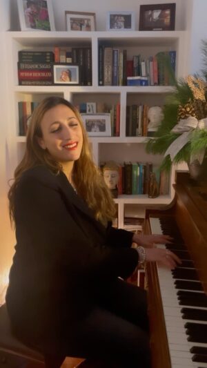 Florence K Instagram - Le Festival Classica prend de l’ampleur 🎶 En plus de sa programmation régulière, il présentera dès sa prochaine édition Les Grands Accords Classica, une toute nouvelle série de concerts à grand déploiement qui auront lieu ce printemps. Ces cinq concerts vous permettront de découvrir ou re-découvrir le caractère grandiose de certaines œuvres magistrales, dont Starmania avec les plus belles voix lyriques du Québec, et un hommage à Mozart ! 

Avec Noël qui approche, offrir un moment musical magique est l’un des plus beaux cadeaux que l’on puisse faire à ceux et celles que l’on aime 🎁 En optant pour le passeport en cadeau, vous permettez à vos êtres aimé.e.s d’assister aux cinq concerts de la série Les Grands Accords Classica! 

Prenez de l’avance et réservez vos cadeaux de Noël dès maintenant, avant la folie des fêtes ! Les passeports et les billets sont disponibles en ligne ! 👉🏼Lien dans ma bio #lesgrandsaccords