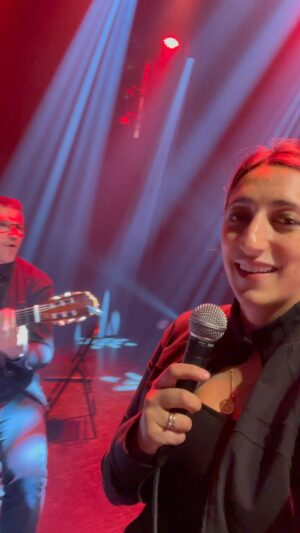 Florence K Instagram - Un peu de bossa nova, ça fait toujours du bien!  Voici les dates de ma tournée « Brésil mon amour ». C’est tout en douceur, tout en voyage, tout en plaisir, en guitare (avec l’excellent Carlos Jimenez) et en piano.  Venez nous entendre! 

- 9 mai au Club de Square 10/30 à Brossard
- 11 mai à la Salle Pauline-Julien, à Ste-Geneviève 
- 19 mai au Théâtre Desjardins, à Lasalle
- 15 juin au Parvis de l’Église, à Delson
- 10 juillet à Boisbriand (en scène extérieure) 
-  7 août au Parc Légaré à Chomedey, Laval
- 10 août au Festival du bout du monde, à Gaspé 
- 15 août au Parc des Pionniers à St-Donat 
- 21 septembre, Lac Brôme
- 28 septembre, La Chapelle, Québec
- 8 octobre, Le lion d’or, Montréal 
- 19 octobre, Pierrefonds 
- 9 novembre, L’entrepôt, Lachine
- 15 novembre, Cabaret Guy-Aubert, Victoriaville
- 23 novembre, Théâtre de Beloeil
- 30 novembre, Cabaret BMO, Ste-Thérèse