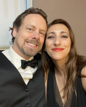 Florence K Instagram - Le bal éclaté de l’OSM fut une merveilleuse soirée! J’ai eu la chance de chanter « Fly Me to the Moon” et “La vie en rose » entre autres, avec l’orchestre et l’excellent Rafael Payare. Un vrai bonbon ! En plus, mon mari et moi avons pu profiter d’une « date » ensemble, chose rarissime dans nos vies de parents d’une petite de trois ans avec une maman qui travaille souvent le soir sur scène et qui passe ses journées à étudier. Quelle belle façon de débuter mon été ! 

#baleclate