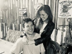 Florencia Berner Instagram - De por ahí,
cuando nos quedamos atrapados 
🫶🏽🏔️