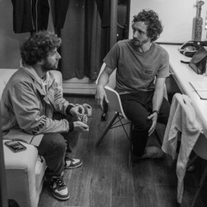 Florent Bernard Instagram - Le spectacle VOIR LES GENS de Baptiste Lecaplain est dispo sur Prime Vidéo ! 

On a commencé à écrire en 2019, et ça y'est vous pouvez le matter bien au chaud chez vous. On arrive à la fin d'une jolie aventure à base de Disney, de réincarnation, et d'éducation.

En espérant que ça vous plaise !