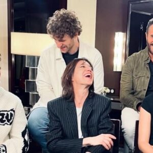 Florent Bernard Instagram - NOUS, LES LEROY C’EST AU CINEMA ! PARTOUT EN FRANCE !!! On a fait ce film avec coeur et sincérité, avec comme seule ambition de faire rigoler, d’émouvoir, de divertir et, allez ça fait trou de balle mais c’est parti, de célébrer la famille pendant 1h43. Merci à toute l’équipe, tous les comédiens, les prods, les distribs… Un énorme merci à tous ceux qui sont déjà venus. Et les autres, j’espère tellement que ça vous plaira…