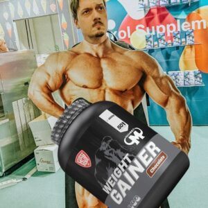 Florian Diedrich Instagram - 1 - Hätte gern ein Gym komplett in dem Style 😂🌟
2 - Live on Stage 🙆🏻‍♂️
3 - Ich als PS2 Game Charakter 🎮 
4 - Boxautomat auseinandernehmen 🥊 
5 - Fahrstuhl-Selfie 🤳🏻 
6 - Trippy... 💥 In diesem Fahrstuhl muss man auch nüchtern sein, sonst wird's echt heftig 🤣 
7 - PS2 Selfie 🤳🏻 
8 - MATHEMANN 🔢 
9 - Social Media is Fake... 💪🏻 
10 - Händchen halten 🐾