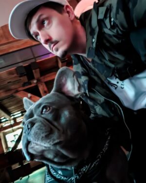 Florian Diedrich Instagram - 1 - IDR Shooting 📸
2 - Aaaaaachtung ‼️
3 - neuen Freund gefunden 🐕
4 - Monty 🐈
5 - IDR Foto nach Bearbeitung
6 - ein @derollikanal im Abendlicht 
7 - obligatorisches Fahrstuhl-Selfie 🤳🏻 
8 - Kann passieren, dass man mit im Büro so begegnet... kein Grund zur Beunruhigung 😂 
9 - Nachtfotografie 🌌
10 - Life is beautiful. 🌚