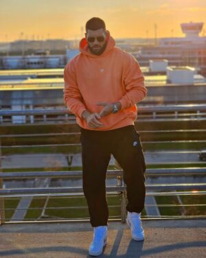 Florian Munteanu Instagram - We keep shining 💫👊🏼