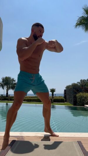Florian Munteanu Instagram - If I’m betting on myself, then I’ll completely double down ⚔️👊🏼