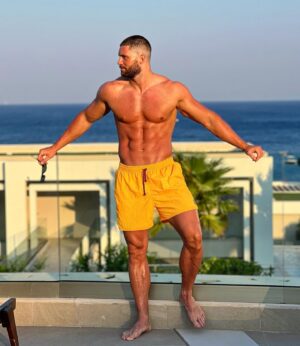 Florian Munteanu Instagram - Good times and tan lines 😎☀️