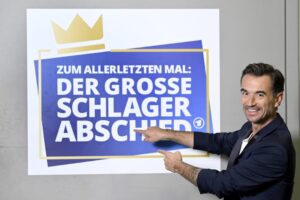Florian Silbereisen Instagram - Am Samstag ist es endlich wieder soweit! Wir feiern gemeinsam den Schlager in einer großen Samstagabend-Eurovisionsshow mit ganz vielen Stars und mit ganz vielen Hits zum Mitsingen und Mitfeiern! 

Um 20.15 Uhr im Ersten und im ORF: ZUM ALLERLETZTEN MAL: DER GROSSE SCHLAGERABSCHIED!