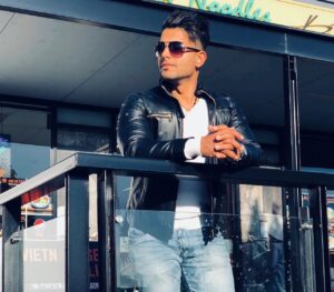 Foolad Veis Instagram - 🔱When you're following your inner voice, doors tend to eventually open for you, even if they mostly slam at first🔱
.
.
#sydney#melbourne#adelaide#australia#perth#goldcoast#music#studio#car#luxury#mood#feeling#meldot#note#guitar#artist#fooladveis#foolad veis#