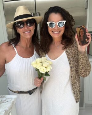 Fran Drescher Instagram - My first Father’s Day without my Papacita. Twas bittersweet. But being with dear friends made all the difference. I made a Morty Menu: salad, lasagna, coffee ice cream and chocolate peanut butter cups. The US Golf Open was on the tv and Sinatra crooned on the stereo. I wish I can hear his booming voice always filled with love & joy.  Nothing is forever so cherish each moment before it’s too late. I miss you Dad🙏🏻 🤍🕊️