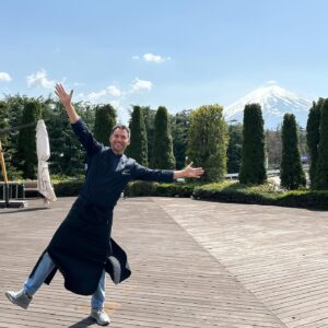Francesco Bellissimo Instagram - In front of the magnificent Mount Fuji, great culinary event “Italian Spring” at Highland Resort Hotel & Spa! Thank you!☀️🗻🍝
富士山を見ながらハイランドリゾートホテル&スパで素敵なイタリア料理イベントさせて頂きました！感謝！❤️
Grandissimo evento culinario italiano davanti il meraviglioso Monte Fuji! Grazie a tutti i partecipanti! ❤️

#ベリッシモ #料理研究家 #料理研究家ベリッシモ #イタリア料理研究家ベリッシモフランチェスコ #イタリア料理研究家 #イタリア料理人 #イタリアンシェフ #イタリア #イタリアンレストラン #ハイランドリゾートホテル #chef #cheflife #chefmode #chefstyle #italianchef #cooking #cookingevent #highlandresorthotelandspa #富士急ハイランド #富士山 #mountfuji #イケオジ #イケオジ料理研究家ベリッシモフランチェスコ #イタリア料理 #料理イベント #luxuryevents #japantrip #japantravel #ありがとう