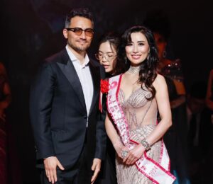 Francesco Bellissimo Instagram - Fantastic event! Once again, I had the honor of participating in the Mrs. Japan International & Ms. Fabulous 2024. I sincerely thank everyone! 👑✨
ミセス・インターナショナル＆ミズ・ファビュラス
ミスター・フェニックス日本大会の審査員を務めさせていただきました！いつもありがとうございます😊
È stato un grandissimo evento! Anche quest’anno ho avuto l’onore di partecipare al Mrs. Japan International & Ms. Fabulous 2024. Ringrazio tutti di cuore! 👑✨

#ベリッシモ #料理研究家 #イタリア料理研究家ベリッシモフランチェスコ #料理研究家ベリッシモ #ミセスインターナショナル #ミズファビュラス #mrsjapaninternational #mrsinternational #msfabulous #美人 #美女 #ミスコン #ミセスコンテスト #vip #luxury #luxurylifestyle #missinternational #beautycontest #芸能人 #芸能ニュース #きゅりあん大ホール #women #beautifulgirls #fashion #beautypageant #glamour #beautyqueen #美魔女 #enjoylife