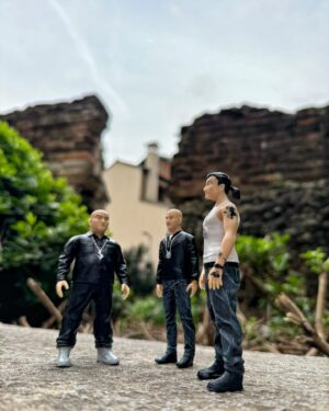 Francesco Vigorelli Instagram - Mi avevan detto che sarebbe passata con l’età, invece brucia ancora 👊🏻 Club Dogo Official Action Figure disponibili in edizione limitata solo a San Siro e su clubdogoshop.com. Non fartele scappare.