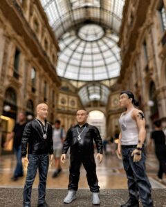 Francesco Vigorelli Instagram - Mi avevan detto che sarebbe passata con l’età, invece brucia ancora 👊🏻 Club Dogo Official Action Figure disponibili in edizione limitata solo a San Siro e su clubdogoshop.com. Non fartele scappare.