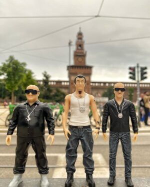 Francesco Vigorelli Instagram - Mi avevan detto che sarebbe passata con l’età, invece brucia ancora 👊🏻 Club Dogo Official Action Figure disponibili in edizione limitata solo a San Siro e su clubdogoshop.com. Non fartele scappare.