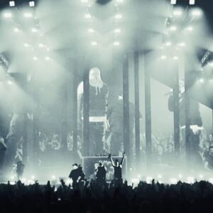Francesco Vigorelli Instagram - Ieri abbiamo chiuso una residency al Forum che potevamo solo sognare. Grazie a tutti voi ma anche a tutta la squadra che ci ha aiutato in tutto questo viaggio di 10 concerti e che ora ci accompagnerà allo stadio San Siro. Segna la data, 28 giugno, sarà uno show nuovo, definitivo, con una scaletta nuova e pezzi che non abbiamo mai fatto dal vivo, con tanti ospiti.