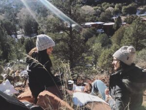 Francisca Alegría Instagram - VIVA EL AMOR
Es lo único que importa.
Lo único que siempre se multiplica.
Lo único que realmente libera. 
Amo, amo, amo...