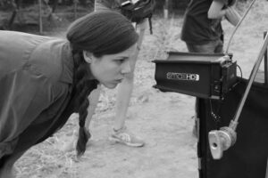 Francisca Alegría Instagram - Jueves de Cine Chileno en #CinemaChile (CinemaChile.cl): “Y Todo el Cielo Cupo en el Ojo de la Vaca Muerta” 
Gracias al TALENTOSO EQUIPO que hizo posible este cortometraje. No hubiese sido posible materializar este proyecto sin el trabajo y visión de cada una y cada uno de ustedes. 
Y gracias a les GRANDES Shenda Román, Catalina Saavedra, Luis Dubó y Gregory Cohen. Son el corazón de esta película. 
Gracias a mi familia, en especial a mis abuelos y la bella comunidad de San Esteban (V Región, Chile). 📷: Gonzalo Wolf (@gowosa ) y Hisashi Tanida