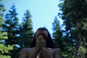 Francisca Alegría Instagram - Feliz vuelta al Sol a la mujer más maravillosa del planeta. Gracias por tu corazón gigante que me enseña todos los días @ferurrejola 💙

Fotografía tomada en Mount Shasta, USA - 2020