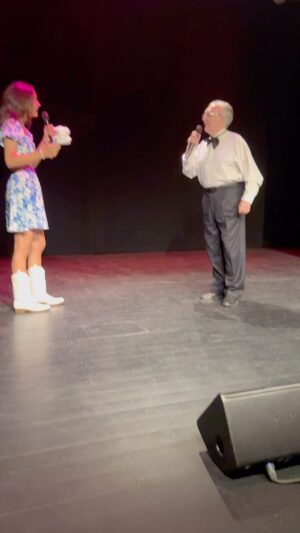 Francisca Salgado Instagram - 🎤🕺🎭🫶💫🫶 @joelbrancoofc 

@joseraposoofficial 
@fernandotavaresmarques 

👗👢 @whynotstore.pt 
@truesparkle_lisbon 

#joelbranco #joseraposo #paulinopereira #conceiçãocarvalho #helenarocha 

#homenagem #auditoriomunicipallourdesnorberto #familia #cantar #vida #algodao #boladealgodão #mundo #insta #cultura #arte #actores #amor #love #palco