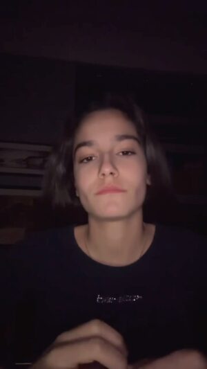 Francisca Salgado Instagram - estava a experimentar riffs e deu nisto 🤷‍♀️🤍
if I ain’t got you - Alicia Keys 

#singing #sing #aliciakeys #ifiaintgotyou #riffs #song #insta