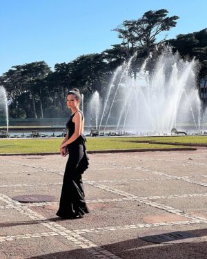 Francisca Salgado Instagram - uma noite onde se celebrou e viveu a liberdade na magia do cinema 🎥🌹❣️#premiossophia2024 💥

@academiaportuguesadecinema 
@paulotrancoso 
@carla_chambel_atriz 
@europeanfilmclub 
@europeanfilmacademy 
@truesparkle_lisbon 
🥻: @whynotstore.pt 
💄: #raqueldesá 

#cinema #cinemaportugues #liberdade #magia #cinemaeuropeu #2024