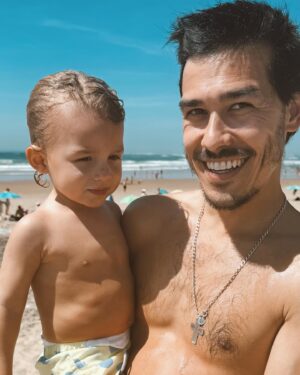 Francisco Garcia Instagram - FRANCISCO’s ☀️ 1º DÍA DE PRAIA 🏖️ E 1º MERGULHO 😍 2024! 
tenho a sensação que foi para Portugal inteiro 😅