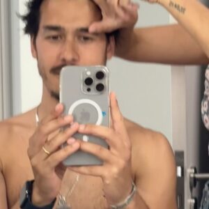 Francisco Garcia Instagram - a questão é saber se confiam nas vossas caras metades como eu confio na @sofiasggarcia ✂️💇🏻‍♂️3 e 4 são vídeos 😂