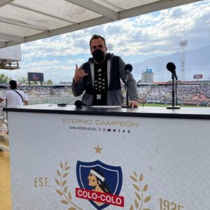 Francisco Kaminski Instagram - Listo para animar la gran previa de @colocolooficial vamos ctm !! Con el alma !