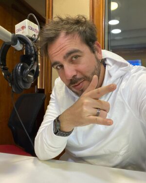 Francisco Kaminski Instagram - Buen día mi gente! A darle con todo! Recuerda que las mejoras cosas de la vida NO son COSAS, si no SENTIMIENTOS! NO se compran, se obtienen GRATIS! De esta salimos ctm! Con todo! #quedateencasa #instagram #alegria