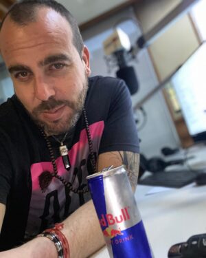 Francisco Kaminski Instagram - PUEDES más de lo que te imaginas ! VALES más de lo que crees ! a darle con todo siempre! Lindo miércoles ! @redbullcl