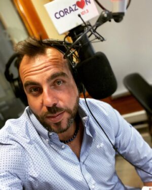 Francisco Kaminski Instagram - NO DEJES QUE TUS MIEDOS OCUPEN EL LUGAR DE TUS SUEÑOS! Buenos días mi gente! #alegriasiempre @radiocorazonfm